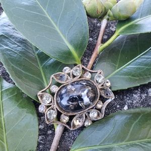 VINTAGE Filigree Brooch w/Large Marbled Cabochon